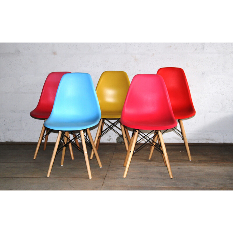Set van 5 vintage stoelen in schelp en gekleurde kunststof