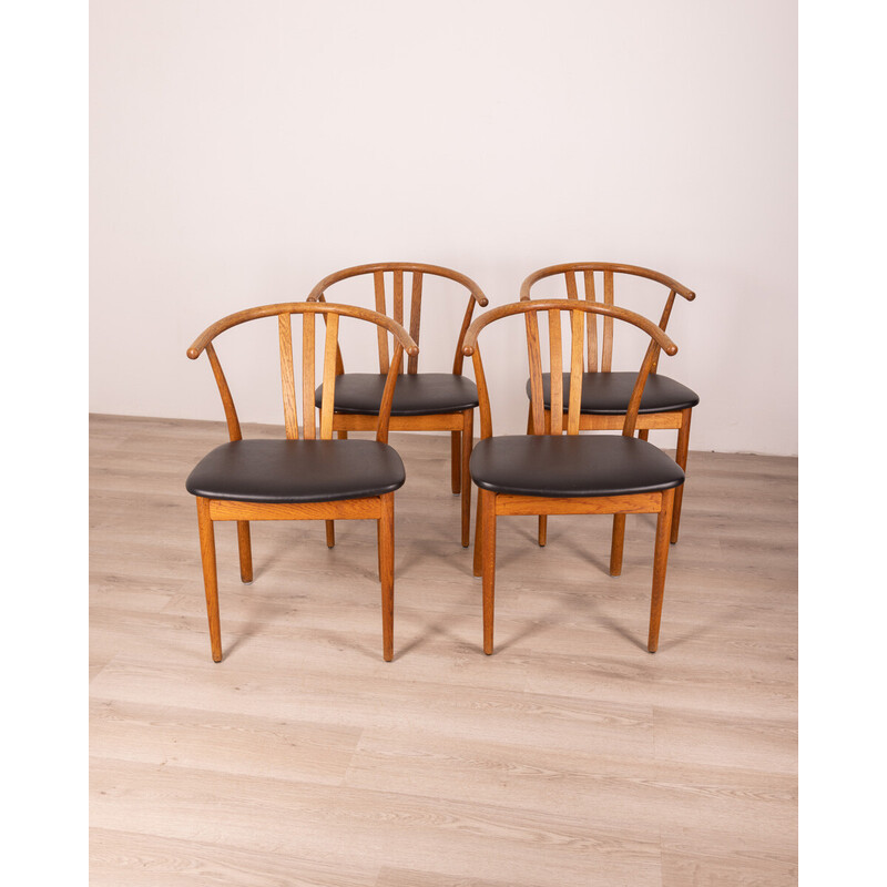 betreuren Zo snel als een flits personeelszaken Set van 4 vintage stoelen met eikenhouten structuur en zwart lederen  zitting, jaren 1960