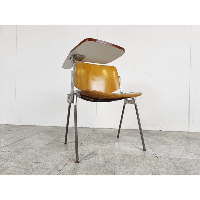 Vintage Dsc 106 Stuhl mit Klapptisch von Giancarlo Piretti für Castelli,  Italien 1970er