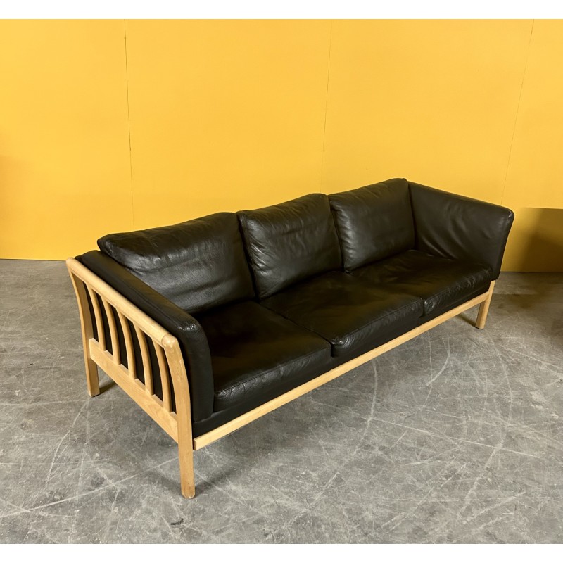Dänisches 3-Sitzer-Sofa aus schwarzem Leder mit Holzgestell, 1960er Jahre