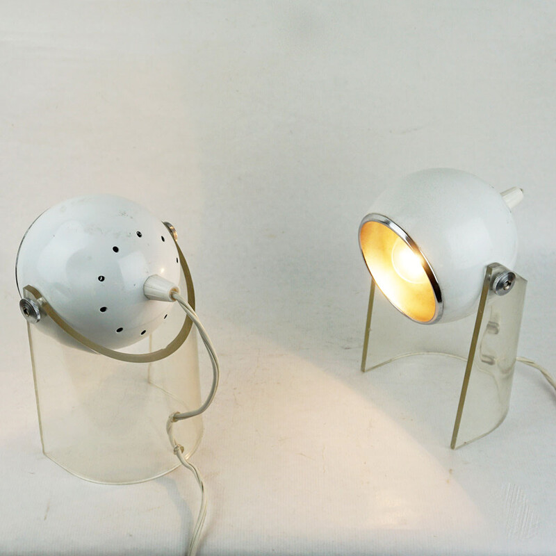 Pair of Italian Space Age vintage white lacquer and perspex Eyeball table lamps, 1960s