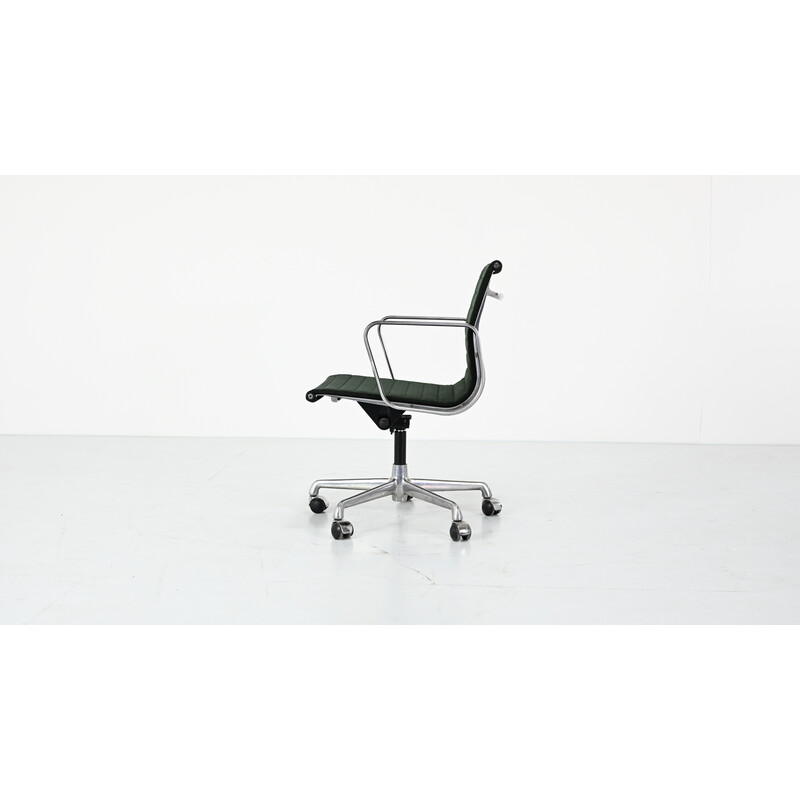 Ea117 cadeira de escritório giratória vintage de Charles Eames para a Herman  Miller