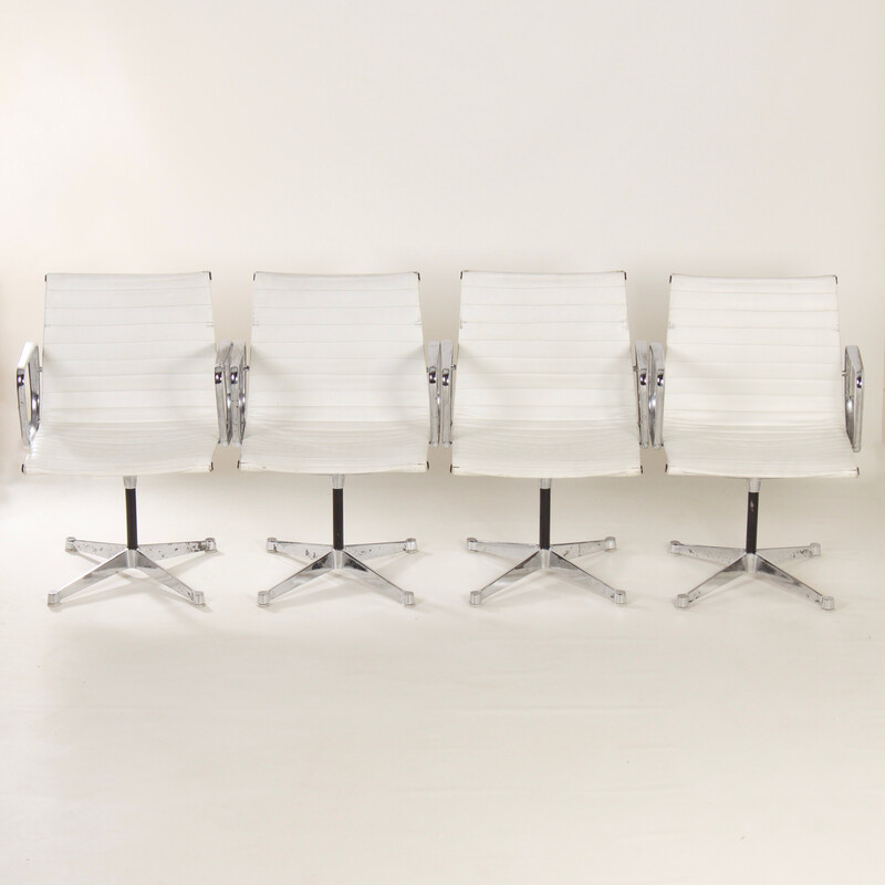 Set of 4 vintage aluminium and white leather chairs by Charles and Ray Eames for Herman Miller, 1970