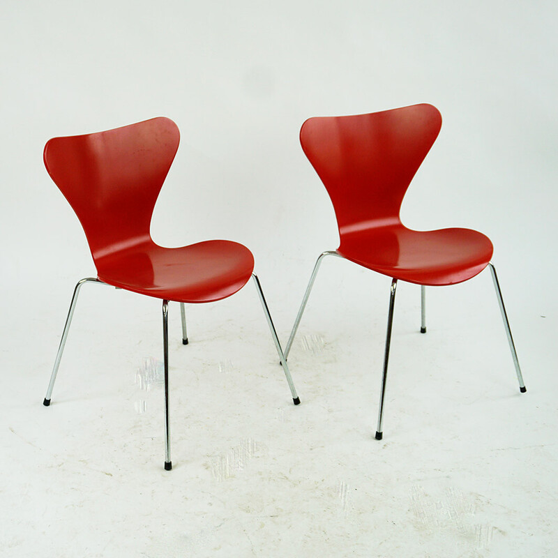 Pair of vintage chairs model 3107 in plywood and metal by Arne Jacobsen for Fritz  Hansen,