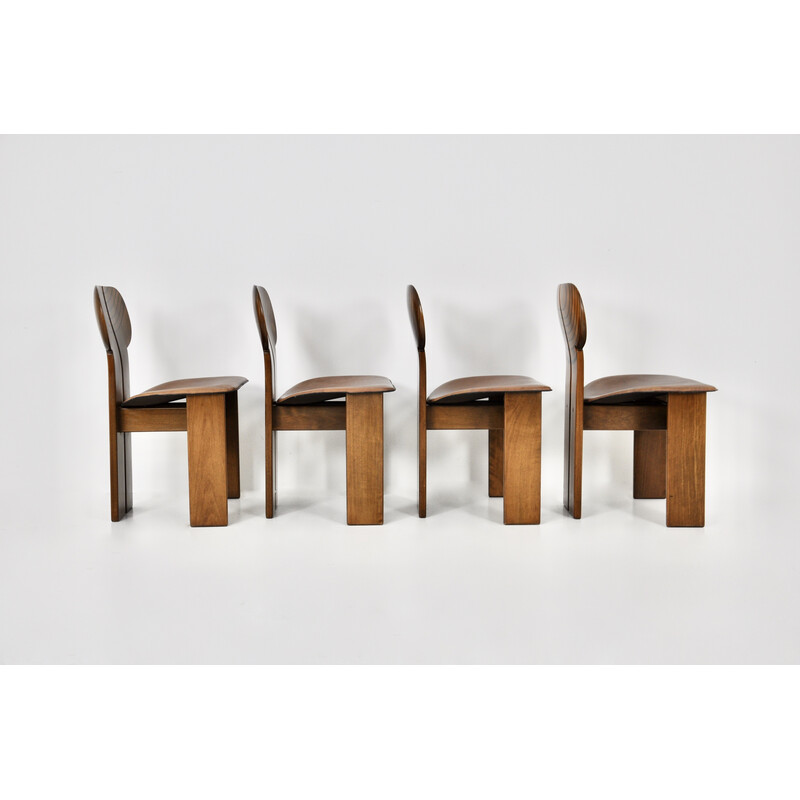 Lot de 4 chaises à repas vintage en bois et cuir brun par Afra et Tobia Scarpa pour Maxalto, 1975