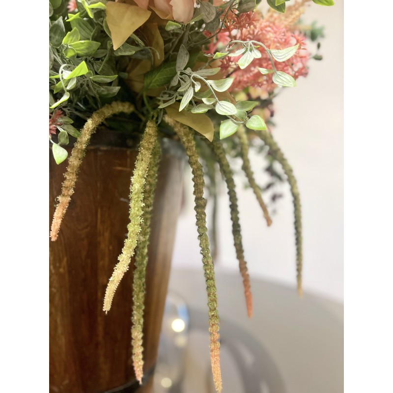 Arrangement vintage de fausses fleurs artificielles