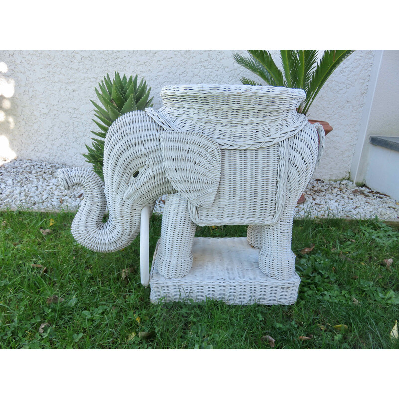 Vintage "elephant" side table in rattan and wood, Italy 1960