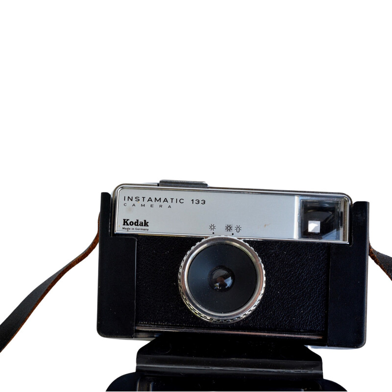 Macchina fotografica analogica d'epoca "Instamatic 133" con cassette 126 di  Alexander Gow per Kodak, 1970