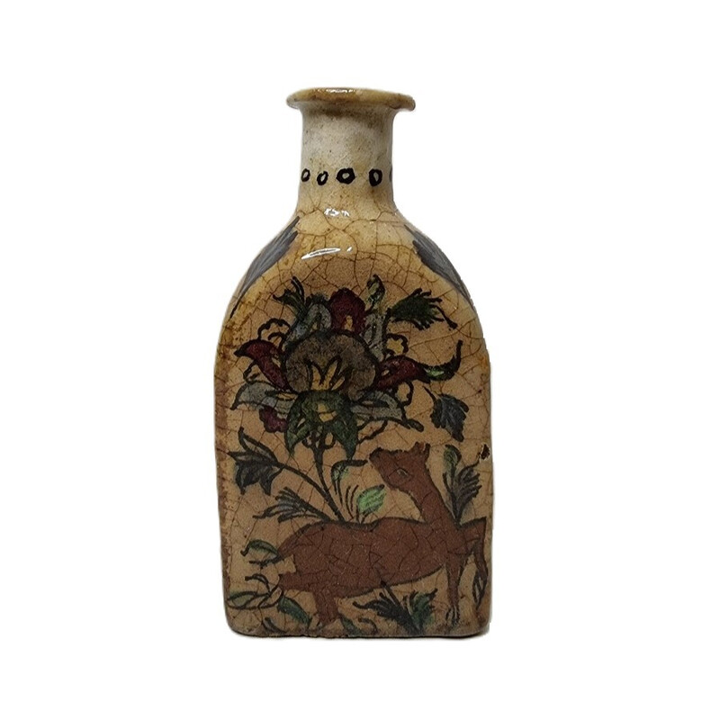 Vintage driehoekige fles van Perzisch steengoed gedecoreerd met vogels en herten, 1900