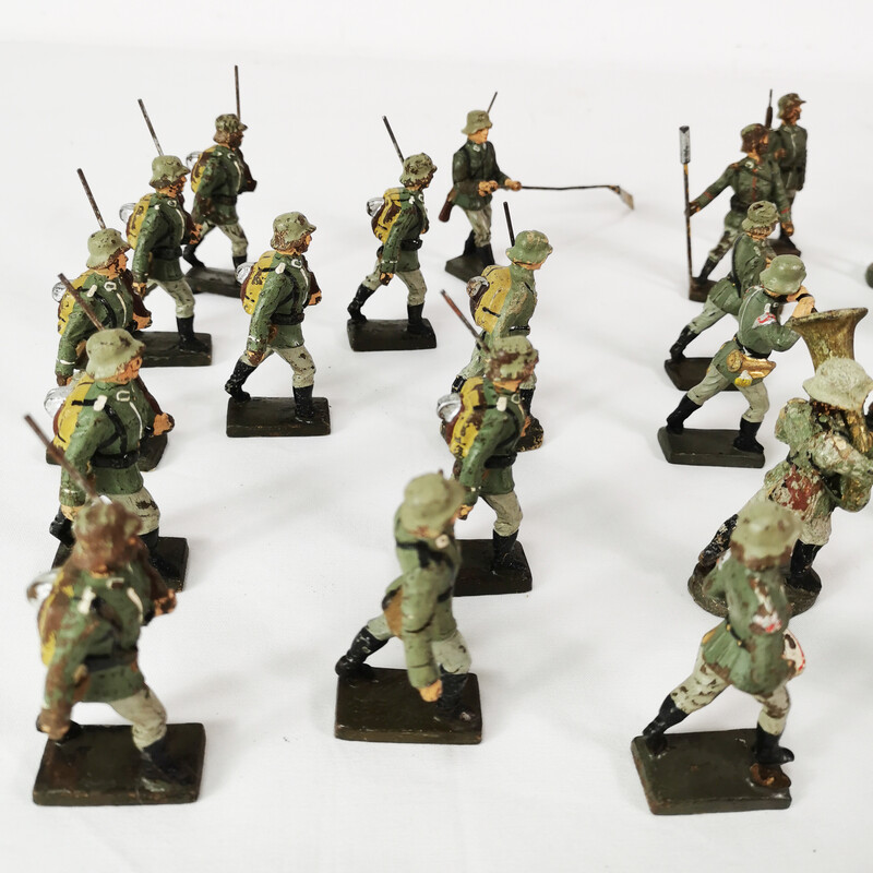 Vintage collectible wire soldier figurines from Lineol-Elastolin, Germany 1930