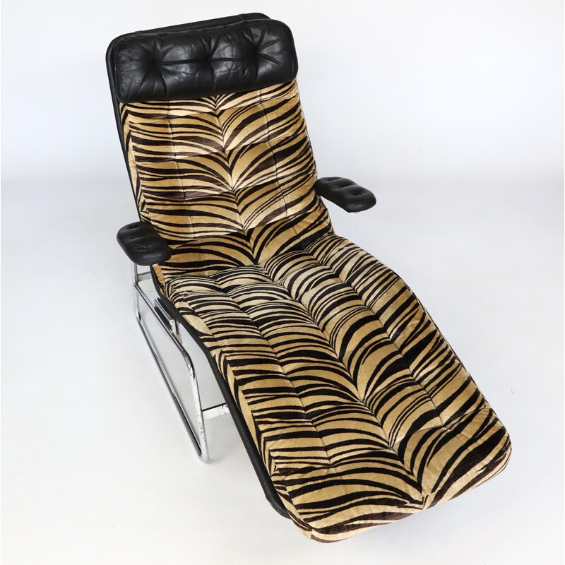 Fenix" vintage chaise longue in zebra fluwelen stof van Sam Larsson voor Dux, Zweden 1970
