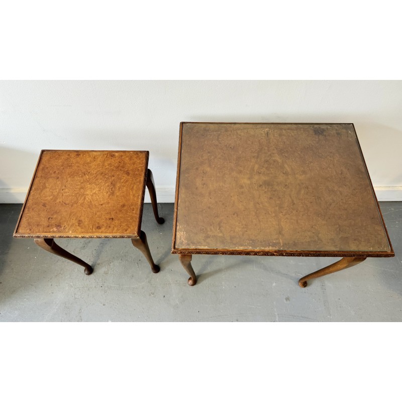 Tables gigognes vintage en bois et plateau en verre, 1960