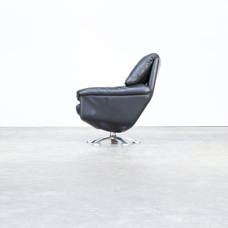 Vintage black leather armchair model 200 by Axel Enthoven for Leolux