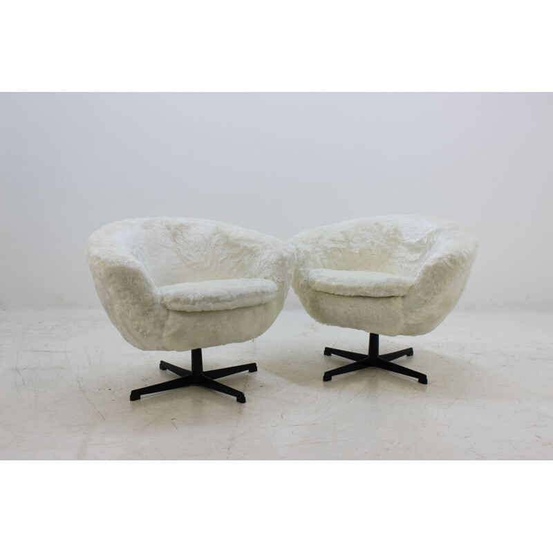 Conjunto de 2 cadeiras giratórias brancas vintage