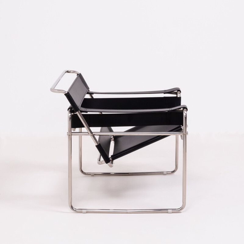 Vintage chromed tubular chair in black leather